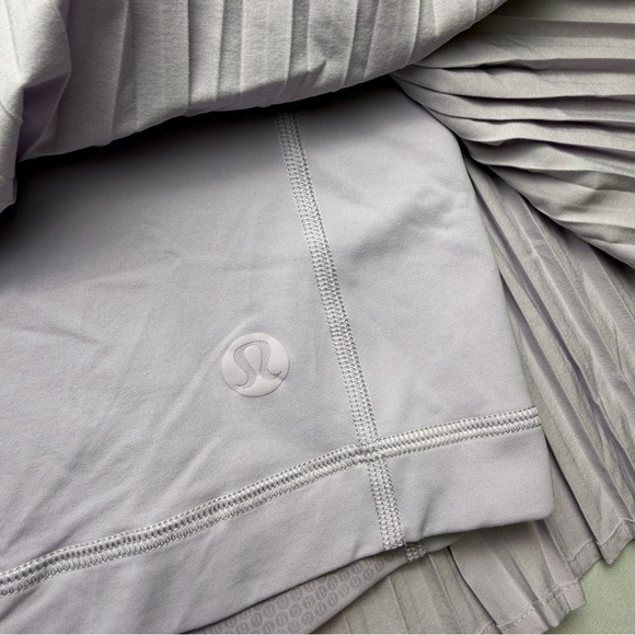Lululemon High-Rise Pleated Tennis Skirt shorts lavender square dot size 10 - Picture 8 of 9